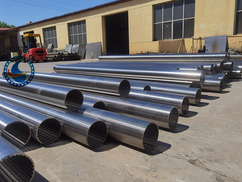 Schermo a filo ad acqua a fessura continua a base di canna di tipo Johnson