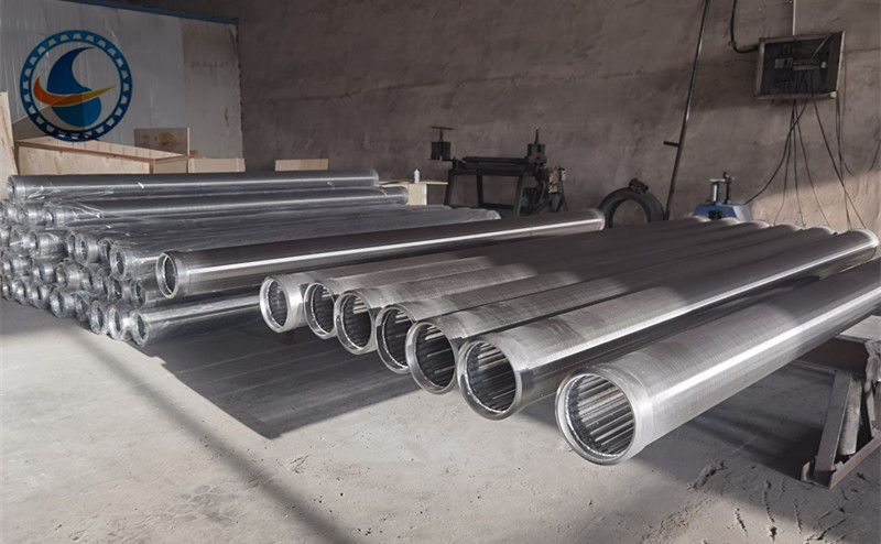 Schermo a filo ad acqua a fessura continua a base di canna di tipo Johnson