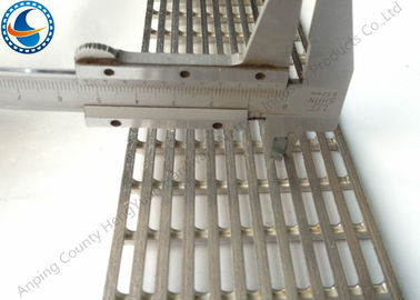 Lo schermo di cavo piano del cuneo di acciaio inossidabile 304 riveste l'anti scanalatura di pannelli di corrosione 0.2mm